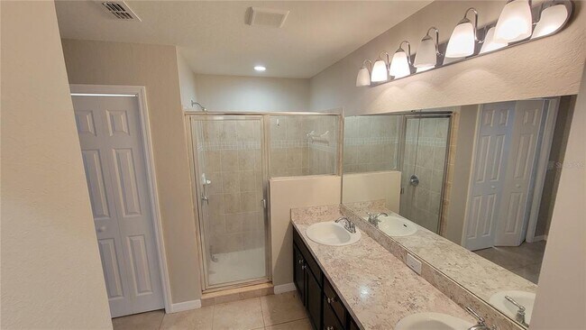 Building Photo - 410 St Georges Cir