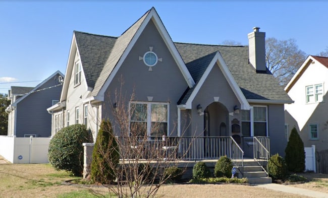 Building Photo - Fully Furnished 2 Bedroom Home With Utilities Included!