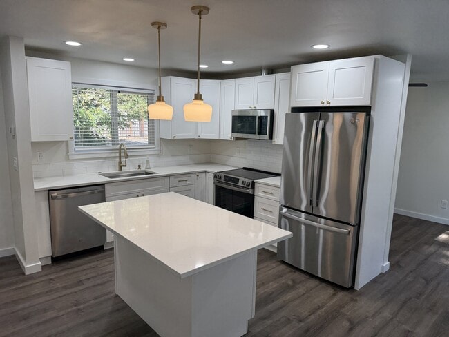 Building Photo - 4239 S 184th Pl