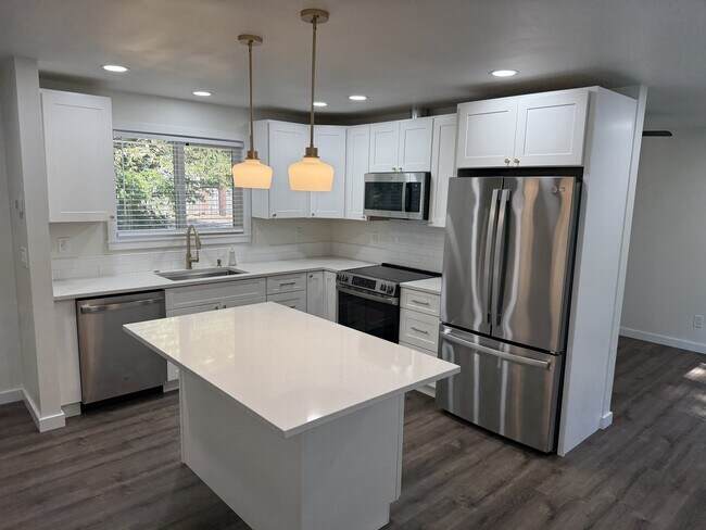 Foto del edificio - 4239 S 184th Pl