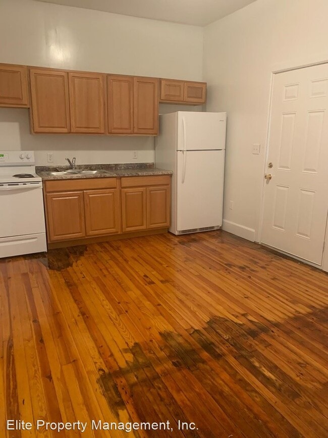 Foto del edificio - 1 br, 1 bath House - 647 W. Market St., Ap...