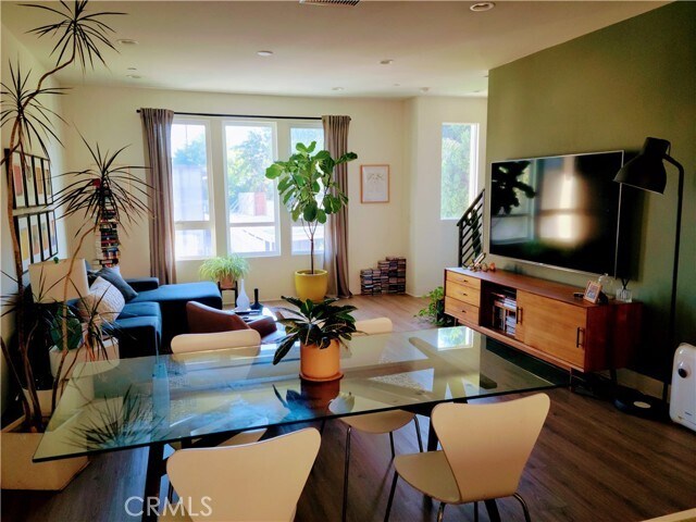 Foto del edificio - 10714 Bloomfield St