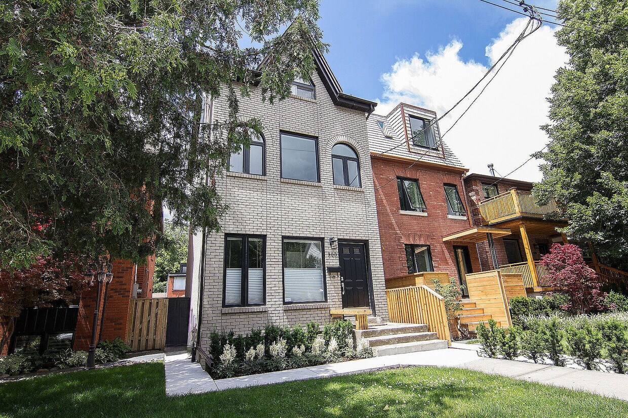 Photo principale - 900 Manning Ave