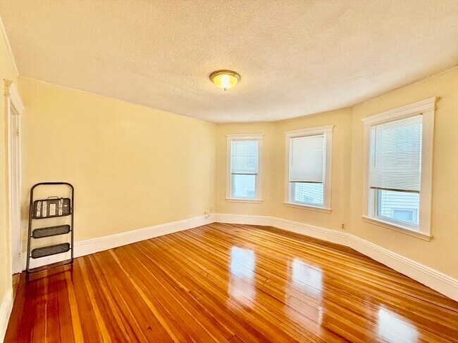 Building Photo - 11 Fairmount St