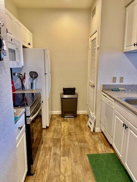 Building Photo - 860 N Orange Ave