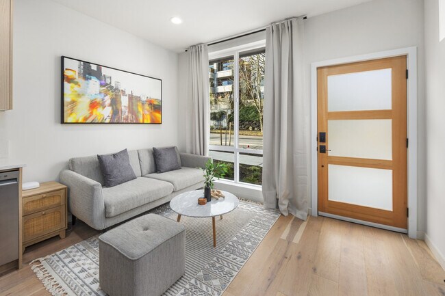 Foto del edificio - 2106 15th Ave S