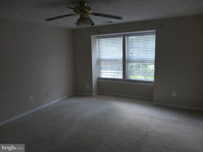 Building Photo - 17050 Capri Ln