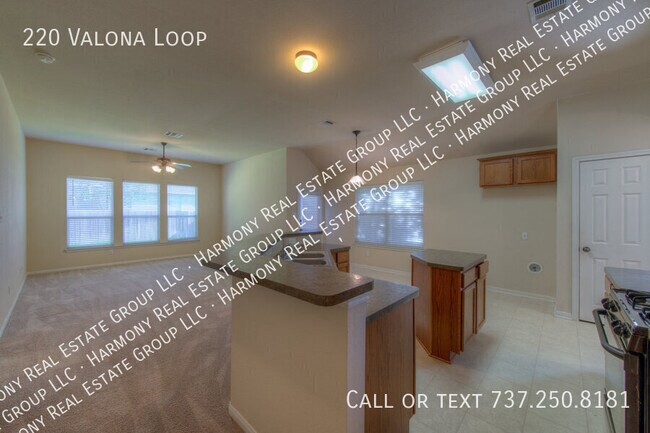 Building Photo - 220 Valona Loop