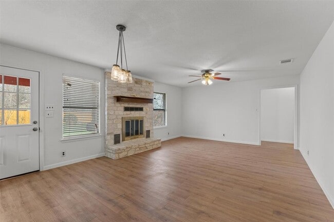 Building Photo - 209 E Rector St