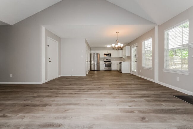 Foto del edificio - 2860 Highland Hill Pkwy