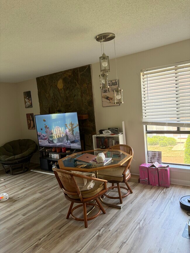 Foto del edificio - 148 Turnwood Ln