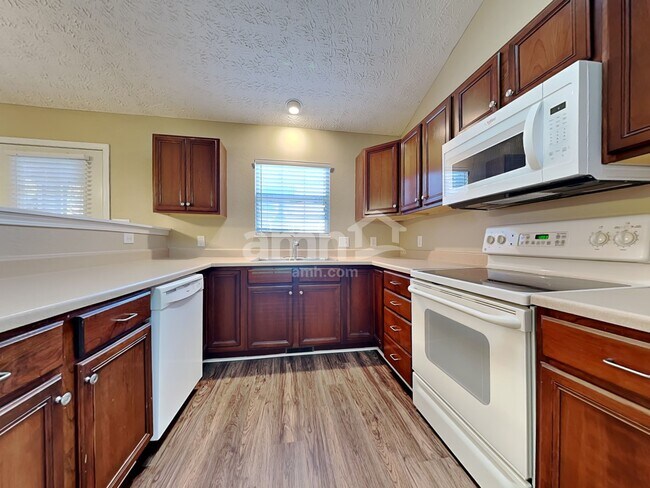 Foto del edificio - 1324 Hunters Way Ct