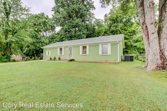 Foto del edificio - 3 br, 1 bath House - 103 King Cole Drive