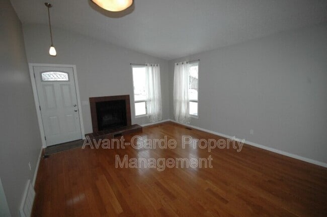 Building Photo - 7352-7190 190 St NW