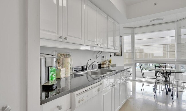 Building Photo - 21055 Yacht Club Dr