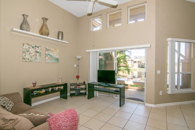 Building Photo - 4807 Via Palm Lakes Via