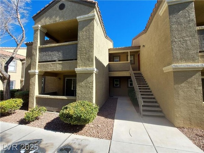 Building Photo - COMFORTABLE TOP FLOOR 1 BEDROOM LOCATED IN...