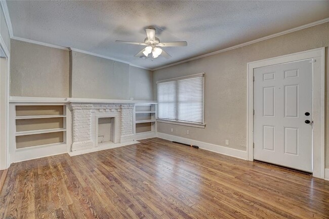 Building Photo - 3711 N Military Ave
