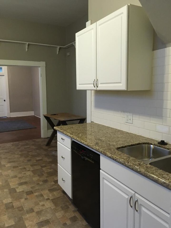 Kitchen - 529 S 5th St