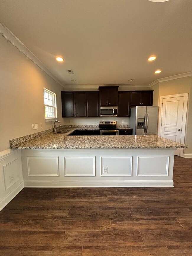Building Photo - 3BR/2BA Townhouse in Concord