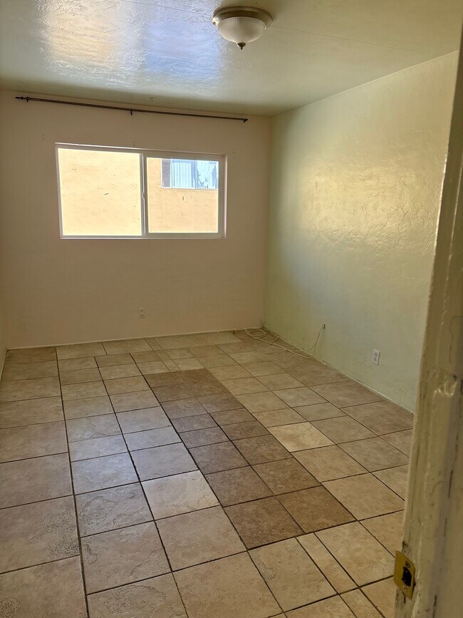 Foto del edificio - 5073 Sterling Ct