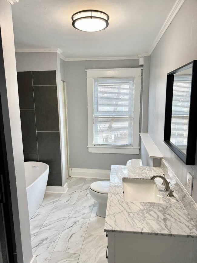 Bathroom 1 - 4206 Urn St