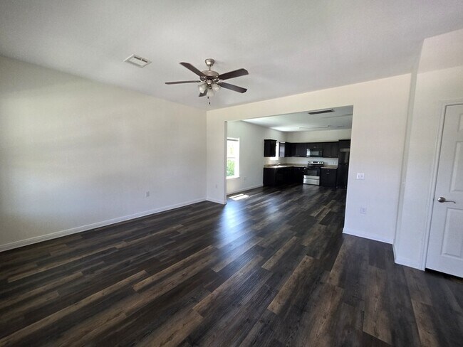 Building Photo - 3/2.5/2-Ready for Move In