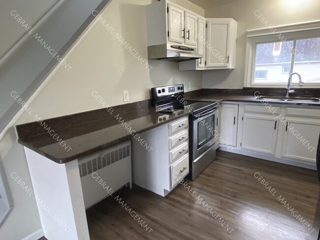 Building Photo - 1249 Tenny St