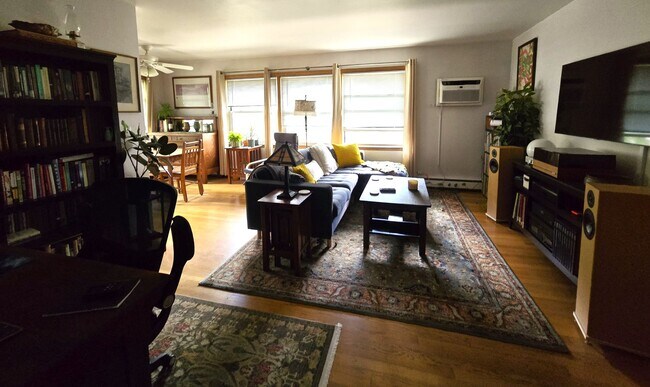 Foto del edificio - 4112 N Kedvale Ave