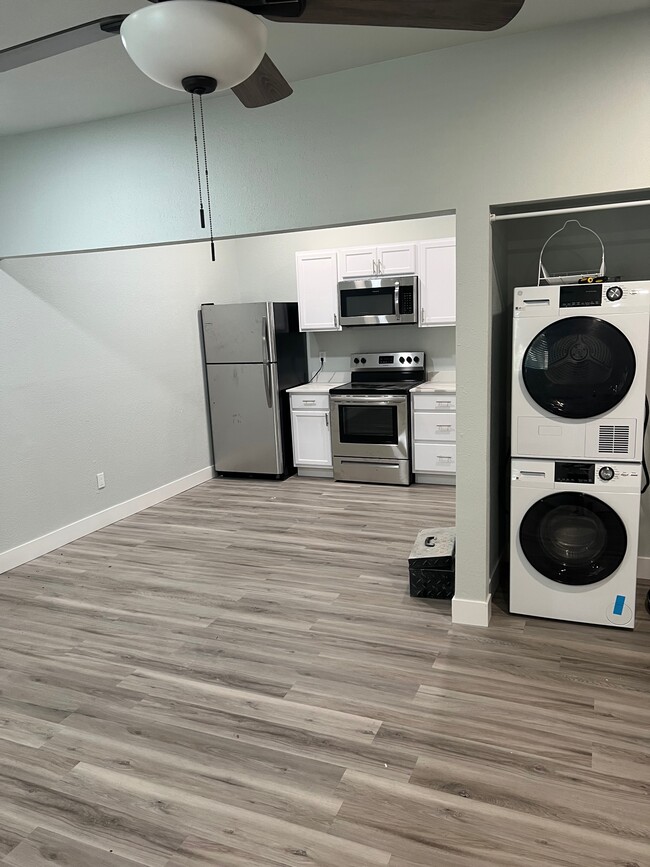 Building Photo - 1546 E 29th Ave