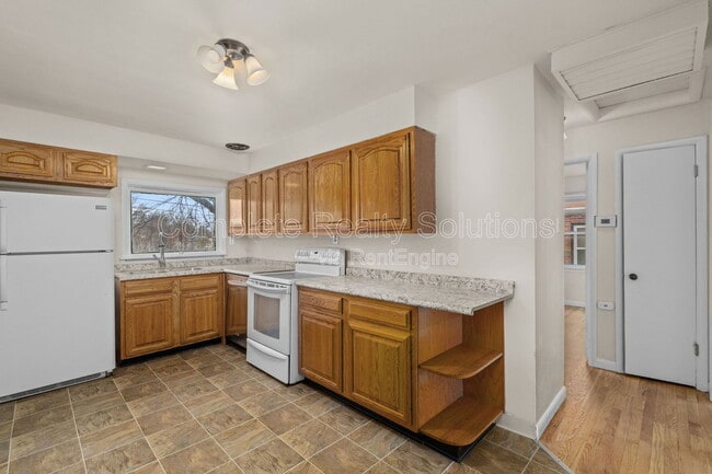 Building Photo - 231 Emerling Dr