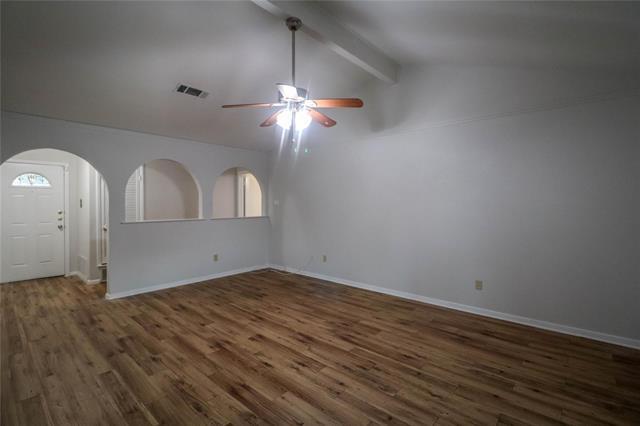 Foto del edificio - 2213 Shady Brook Dr