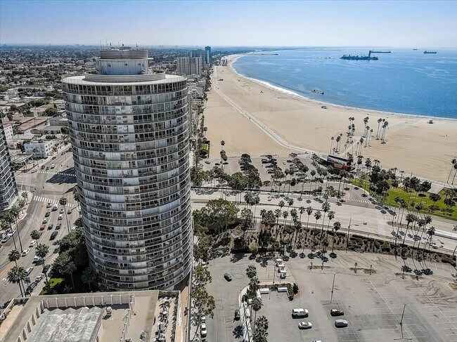 Foto del edificio - 700 E Ocean Blvd