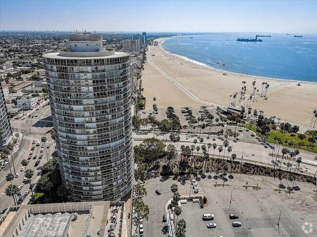 Building Photo - 700 E Ocean Blvd