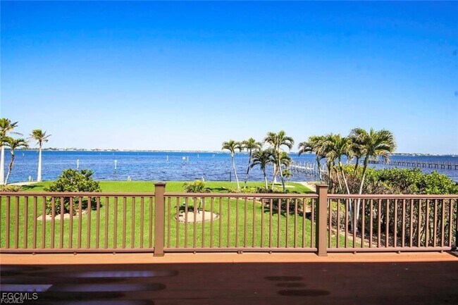 Foto del edificio - 15110 Anchorage Way