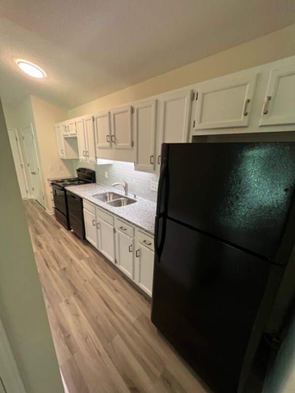 702 Glendale Dr Unit L, Greensboro, NC 27406 Condo for Rent in