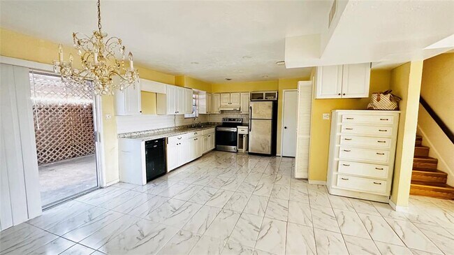 Foto del edificio - 14671 Perthshire Rd