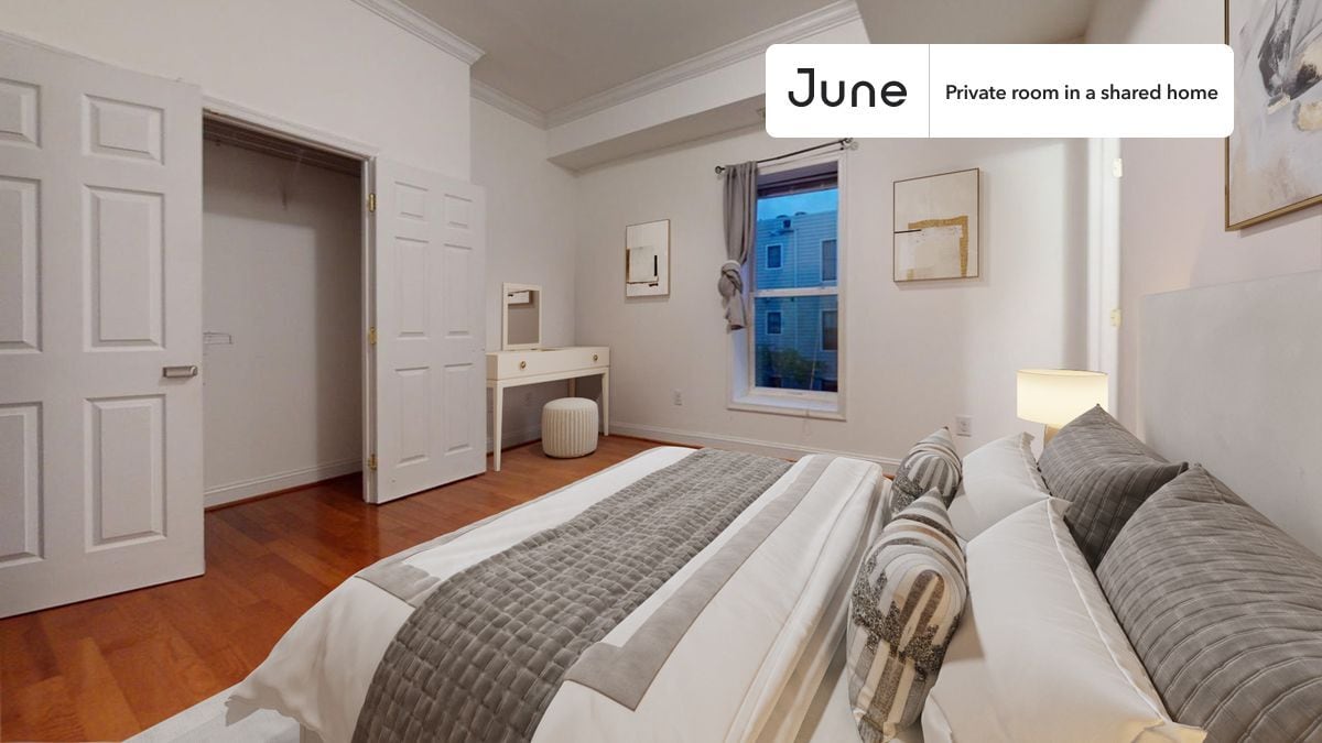 Private bedroom in 3 bed/3.5 bath Home - Private bedroom in 3 bed/3.5 bath Home