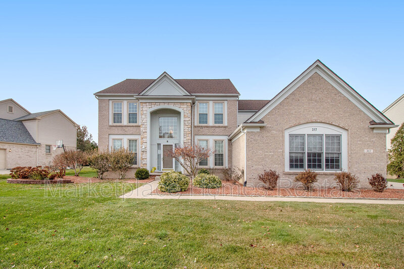 Primary Photo - 317 Queen Anne Dr