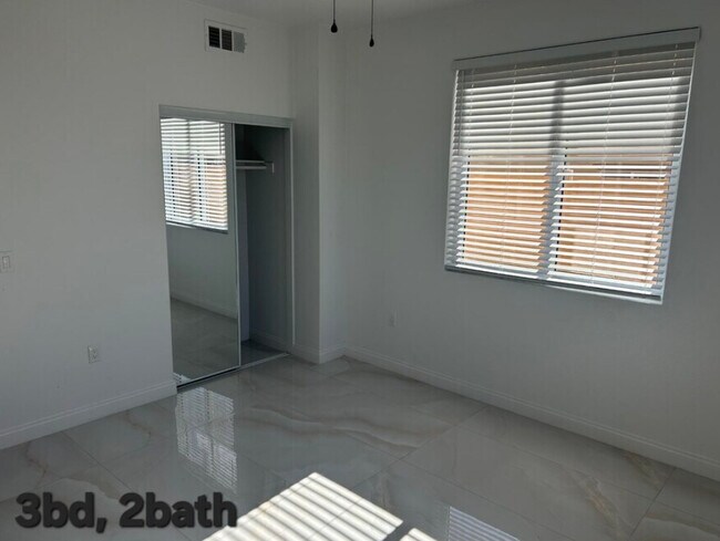 Foto del edificio - Solana Apartments