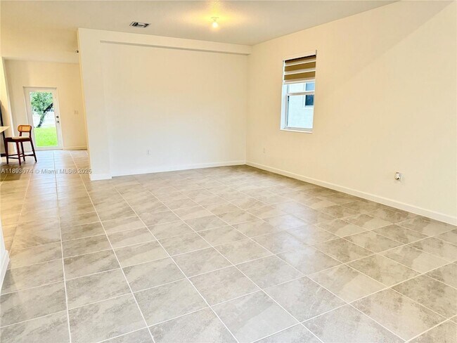 Foto del edificio - 2760 SE 23rd Ave