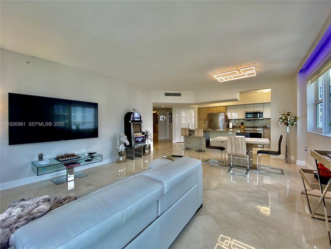 Foto del edificio - 19900 E Country Club Dr