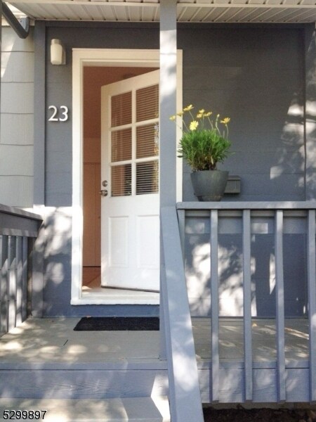 Primary Photo - 23 Degraw Ave