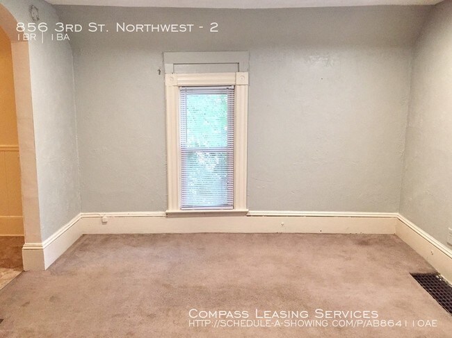 Building Photo - 856 3rd St NW