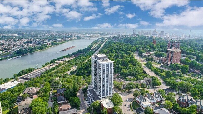 Foto del edificio - 2200 Victory Pkwy