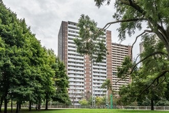 Building Photo - 230 Oak St