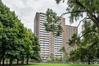 Building Photo - 230 Oak St