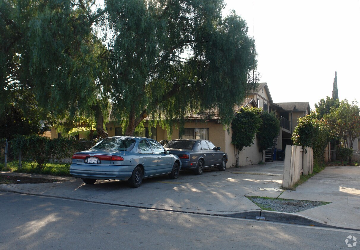 Primary Photo - 1160 Trenton Ave