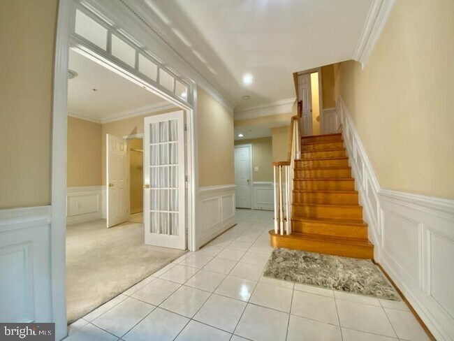 Foto del edificio - 1053 N Stuart St