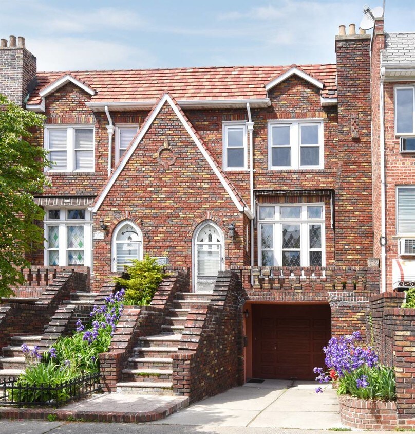Primary Photo - 241 92nd St